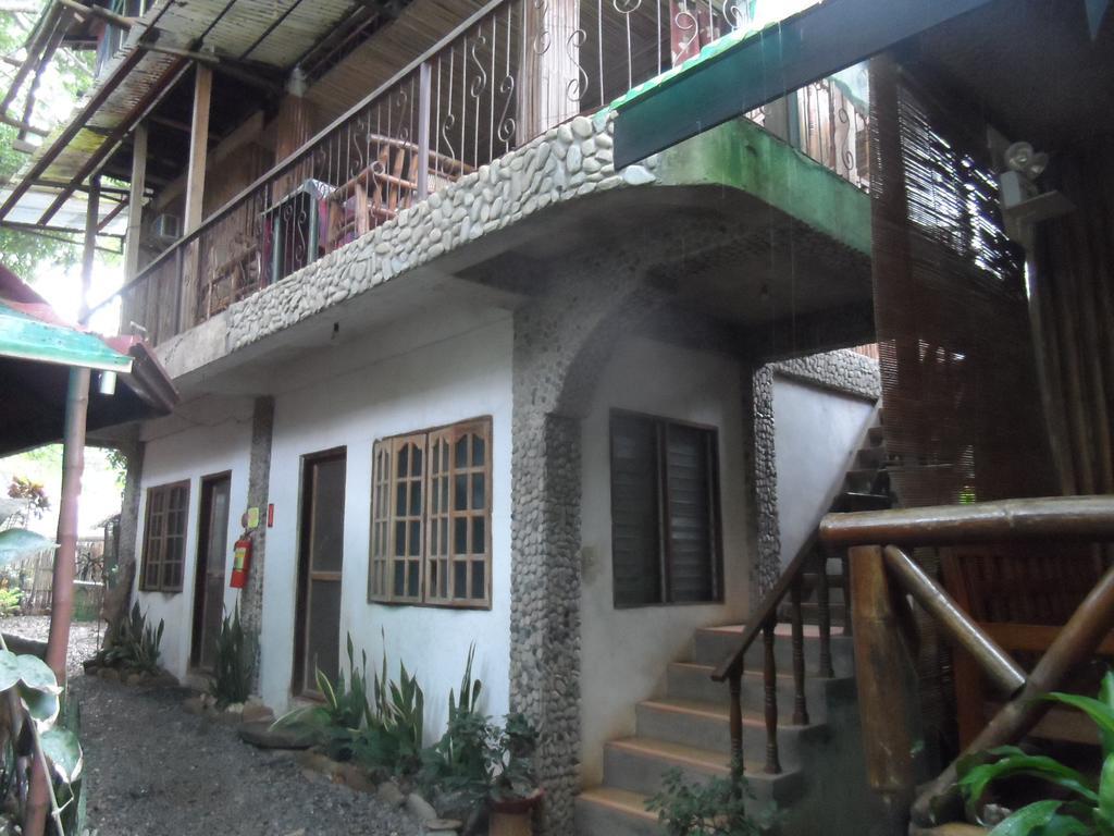 Victoria Guest House And Cottages Puerto Princesa Exterior photo