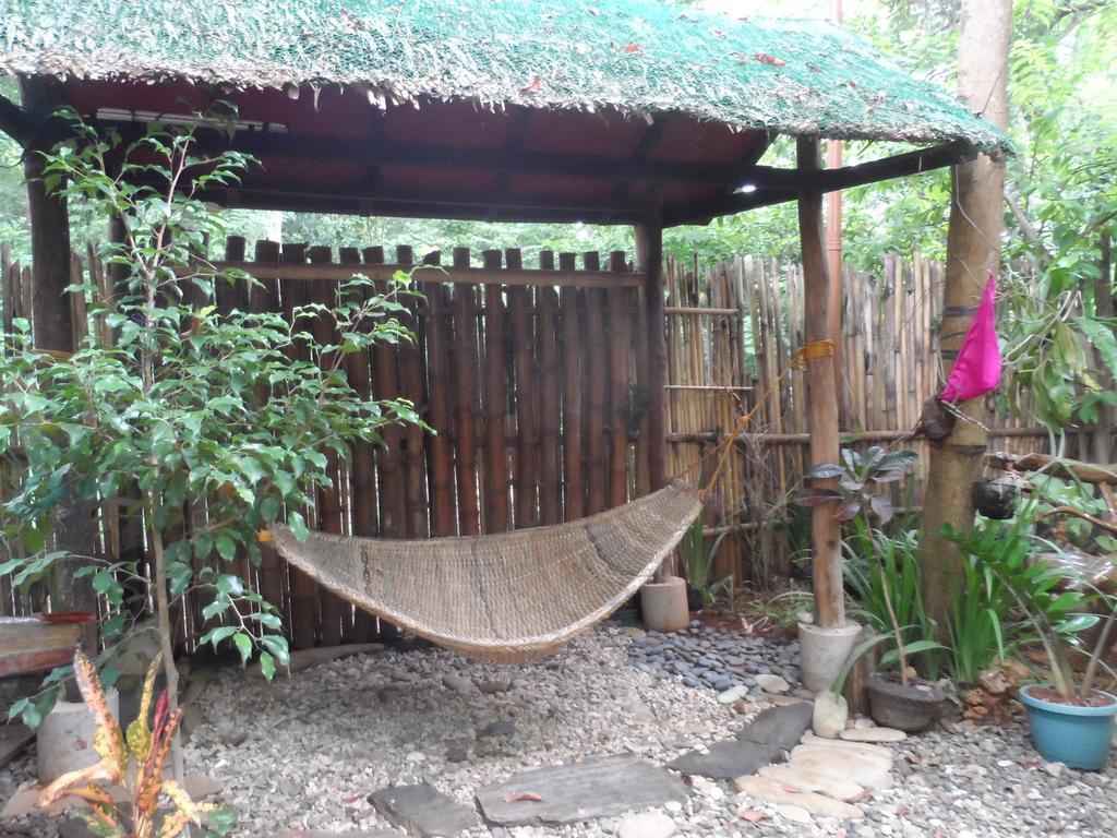 Victoria Guest House And Cottages Puerto Princesa Exterior photo