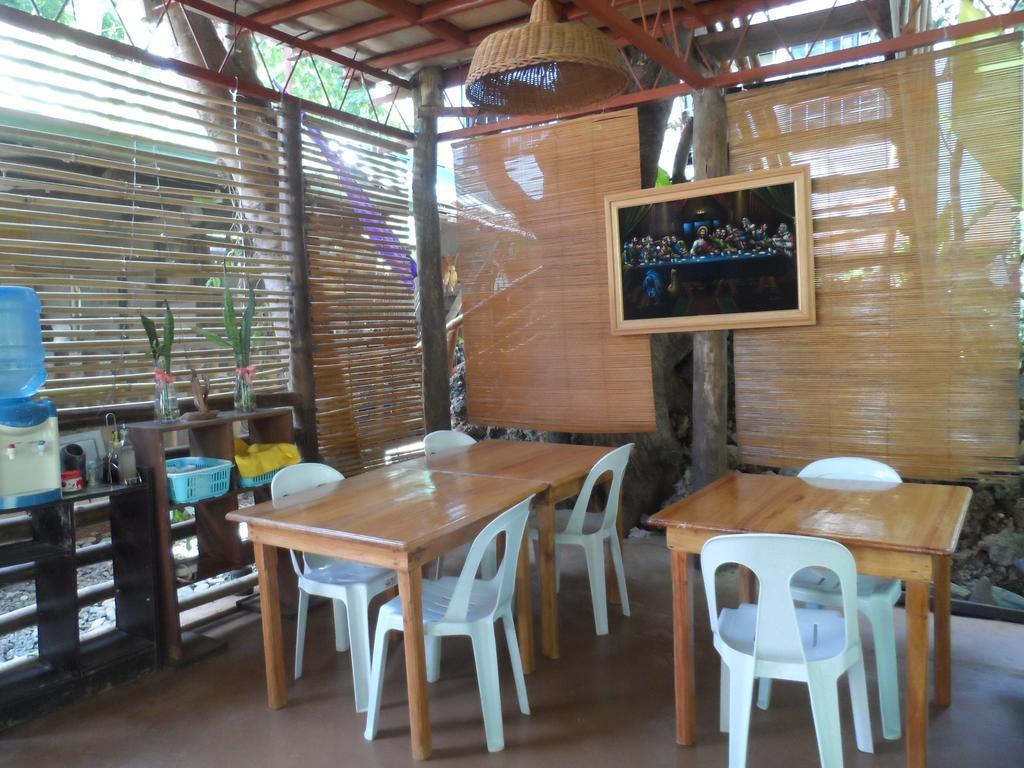 Victoria Guest House And Cottages Puerto Princesa Exterior photo