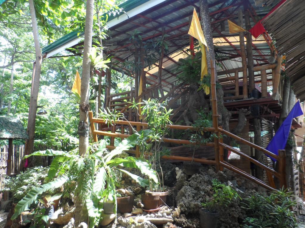 Victoria Guest House And Cottages Puerto Princesa Exterior photo